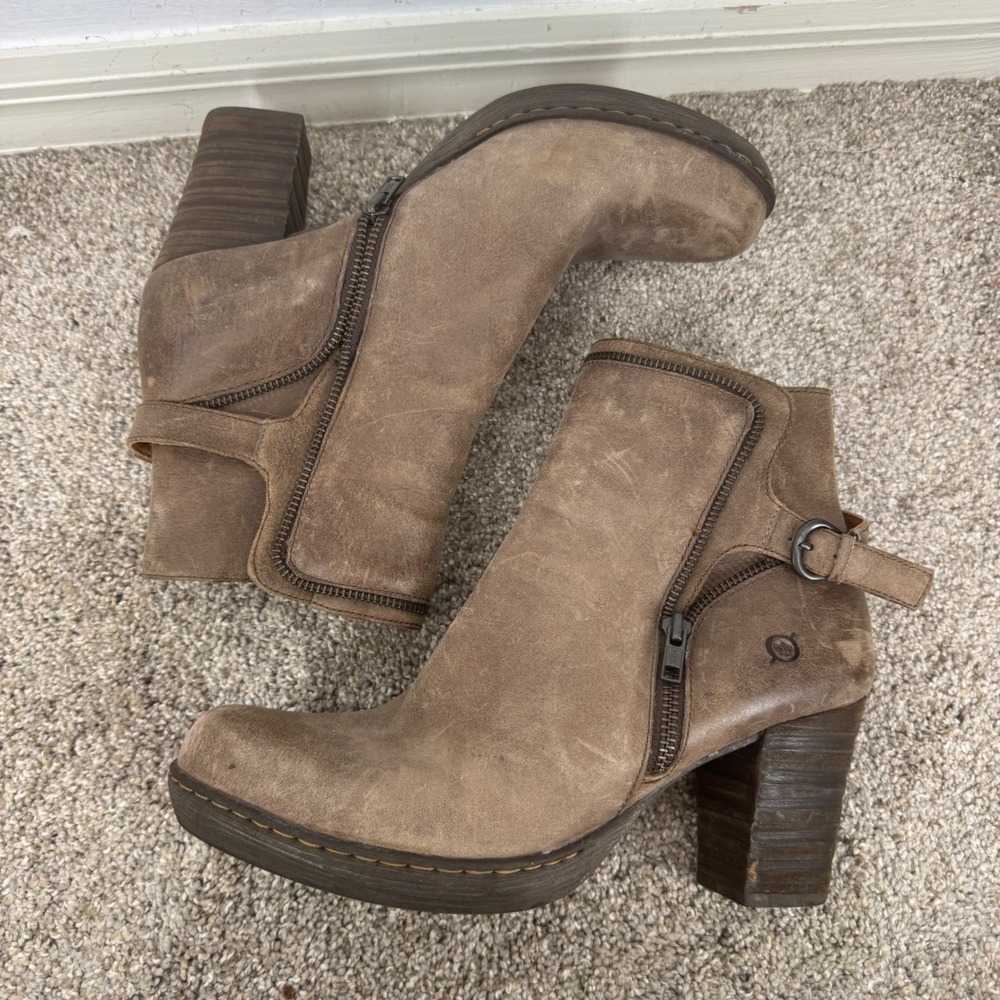 Born Taupe Leather Ankle Boots Buckle Block Heel 11 Edgy Rugged Country Festival - Picture 2 of 7